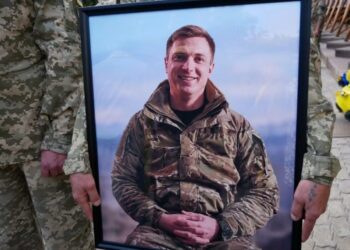 На Луганщині загинув 28-річний захисник із Ромен Денис Лавірко: громада провела Воїна в останню путь