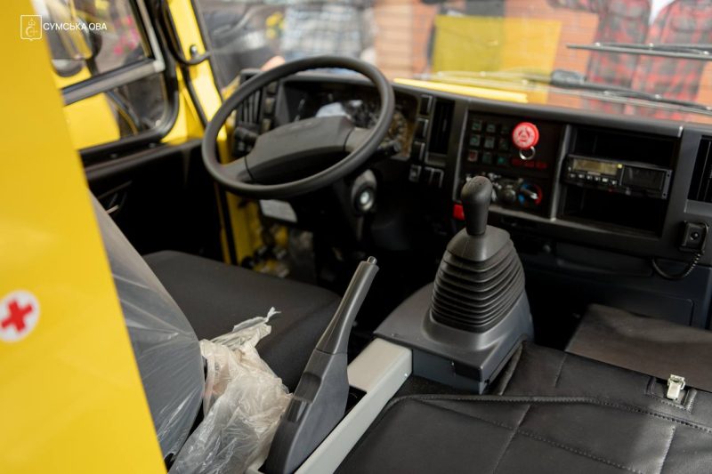 П&rsquo;ять громад Сумщини отримали нові шкільні автобуси: серед них &ndash; Глухівська та Ямпільська + Фото