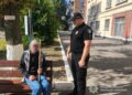 Поліцейські Конотопа повернули додому чоловіка, який загубився