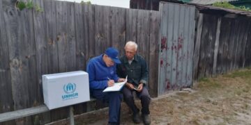 Понад 60 родин з Шосткинської громади отримали гуманітарні набори для утеплення + Фото