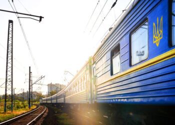 Поїзд Шостка – Фастів затримується майже на дві години