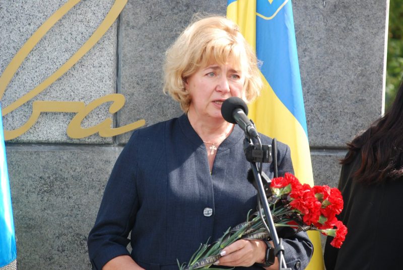 Шосткинська громада попрощалася с Захисником України Володимиром Романцовим + Фото