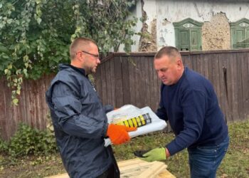 У Конотопі після обстрілу допомогли відновити пошкоджені будинки