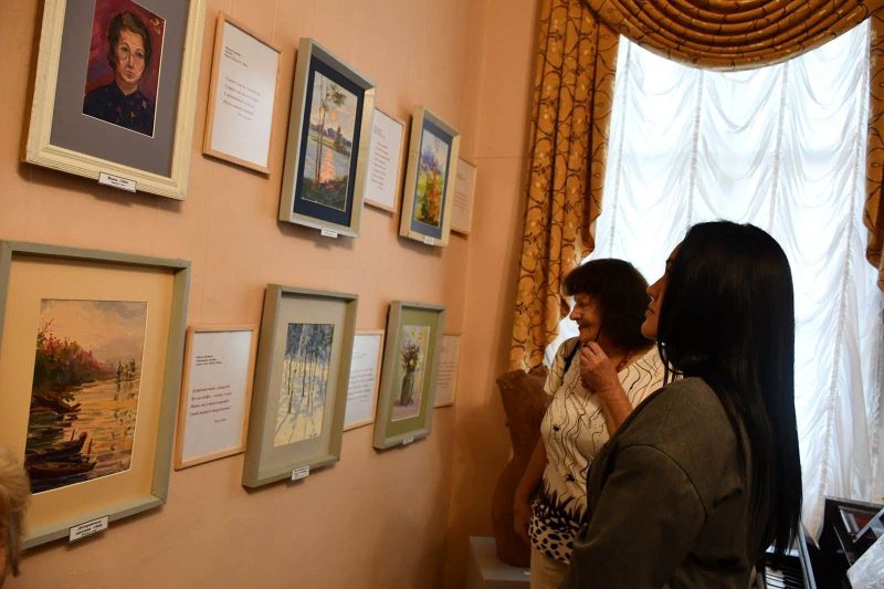 У Ромнах відкрилася персональна виставка художника Миколи Троценка &laquo;Посій удосвіта зорю&hellip;&raquo;
