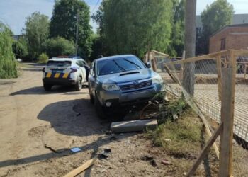 У Сумах водій наїхав на жінку з 6-річною дитиною