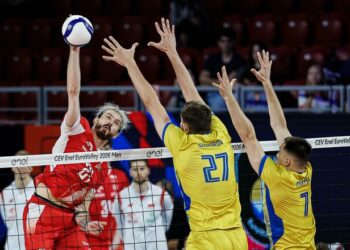 Україна та Польща визначили лідера групи на Євроволеї