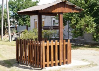 В ОХТИРЦІ ТРИВАЄ РЕМОНТ ТА БЛАГОУСТРІЙ ШАХТНИХ КОЛОДЯЗІВ ЗАГАЛЬНОГО КОРИСТУВАННЯ