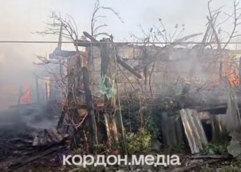 Через атаку російських БпЛА в Ямполі згорів будинок, ще один пошкоджено