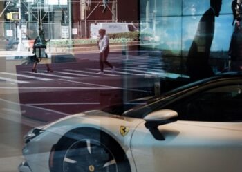 Надходження від податку на елітні авто зросли на 58,5%