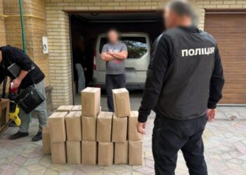 Поліція Сумщини ліквідувала два підпільні виробництва та мережу збуту алкоголю на майже 5 млн грн