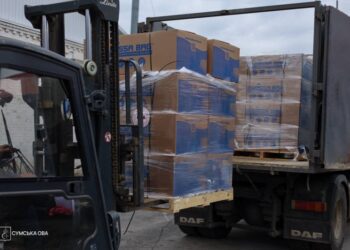 Аграріям Сумщини передали першу партію зернових рукавів для зберігання врожаю