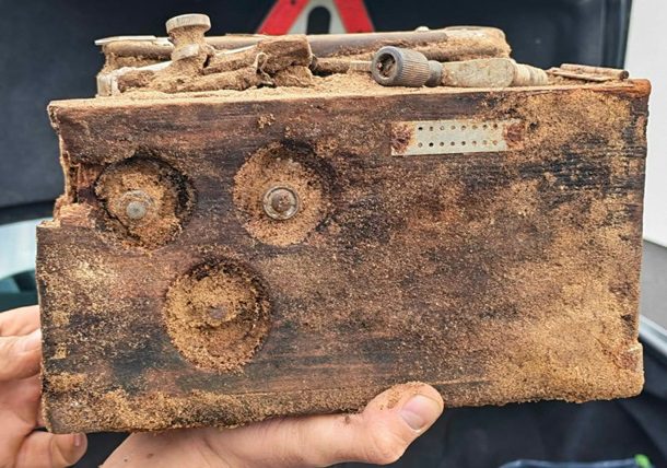 У Польщі знайшли телефони, заховані в землі ще у 1939 році