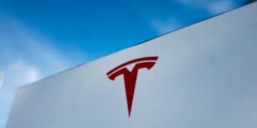 Продажі Tesla зростають в Європі