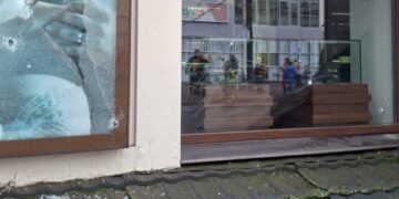 Три жінки 20, 21 та 39 років постраждали внаслідок ворожої атаки на ТРЦ у Сумах