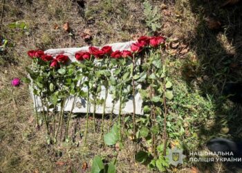 На Охтирщині жінці повідомили про підозру за наругу над могилами загиблих захисників України