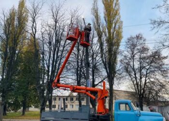 Чому в Кролевці вдень горять вуличні ліхтарі