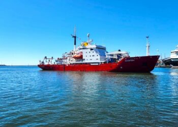Український криголам Ноосфера розпочав антарктичний сезон