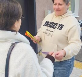 Конотопська бібліотека підготувала буклети з порадами, як захиститися від торгівлі людьми