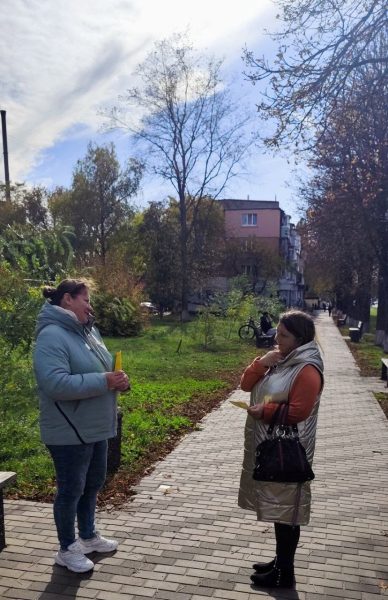 Конотопська бібліотека підготувала буклети з порадами, як захиститися від торгівлі людьми