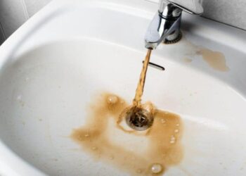 Конотпцям обіцяють перерахунок за неякісну воду під час відключень світла