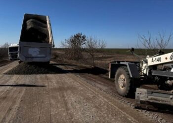 На автодорозі Шостка-Чапліївка-Лушники вирівняли дорожнє покриття
