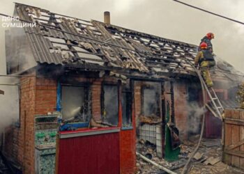 На Роменщині чоловік загинув у пожежі: вогонь охопив літню кухню та загрожував будинку