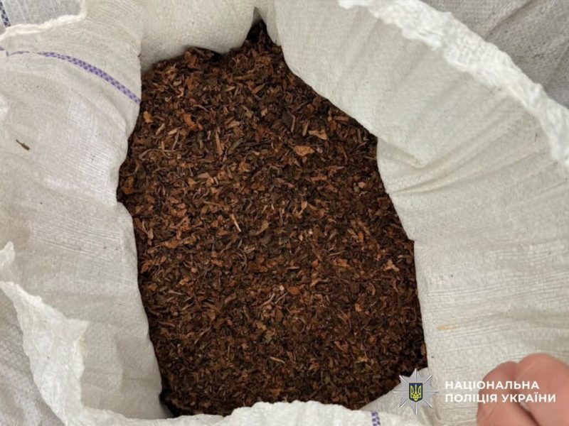 Понад 8 тонн тютюну на 4,8 млн грн: поліція Сумщини викрила масштабну схему незаконного обігу підакцизної продукції