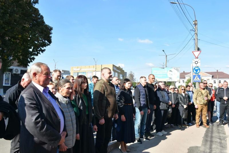 У Конотопі відкрили меморіальну дошку Захиснику Олександру Бондарю