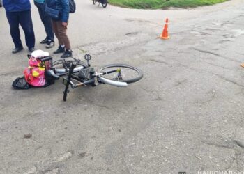 У Конотопі внаслідок ДТП травмувалася велосипедистка