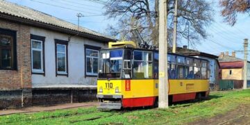 У Конотопі зупинено рух електротранспорту, автобуси курсують за графіком