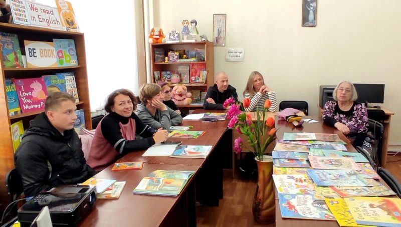У конотопській книгозбірні стартував новий етап курсу «Англійська мова в бібліотеці»