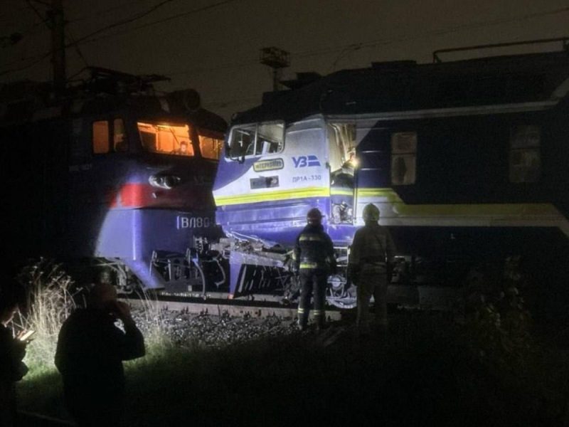 У Львові зіткнулися потяги, є постраждалі, - Укрзалізниця